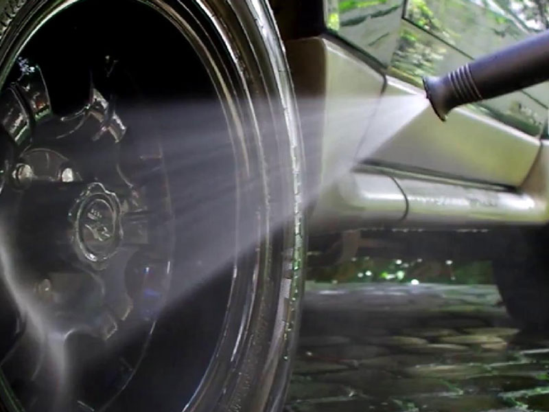 เครื่องฉีดน้ำแรงดันสูง ตัวช่วยล้างรถได้สะอาดหมดจดในเวลาไม่นาน